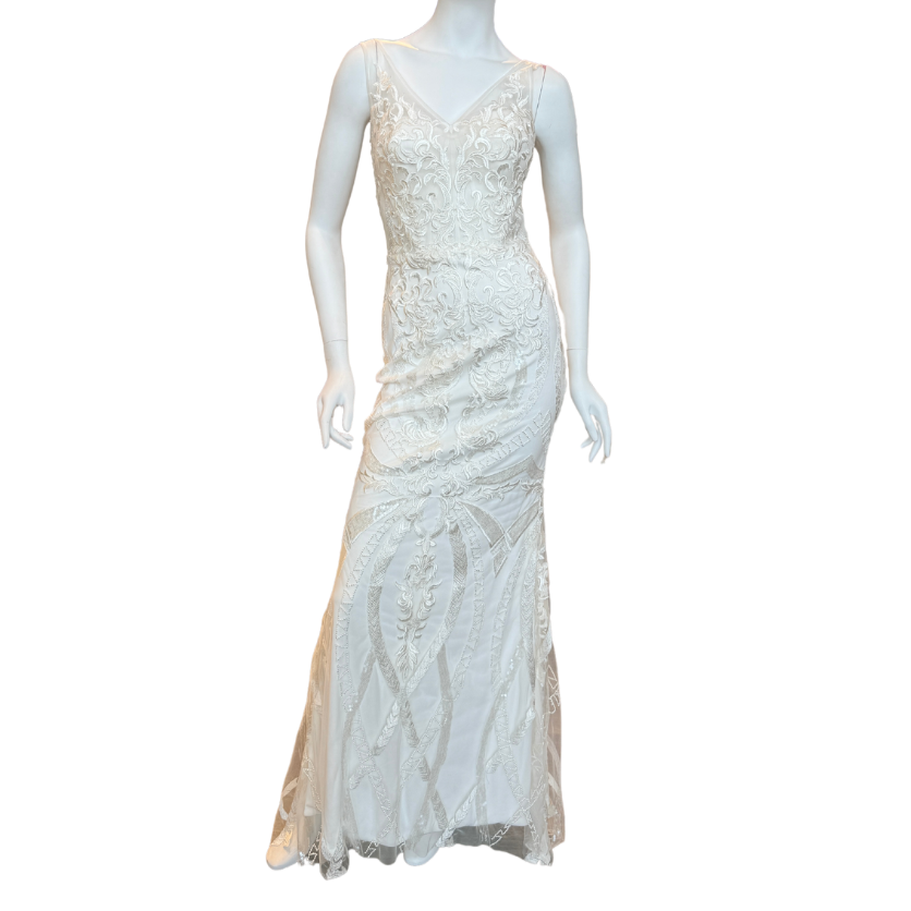 White Lace Fitted Gown w/Shawl