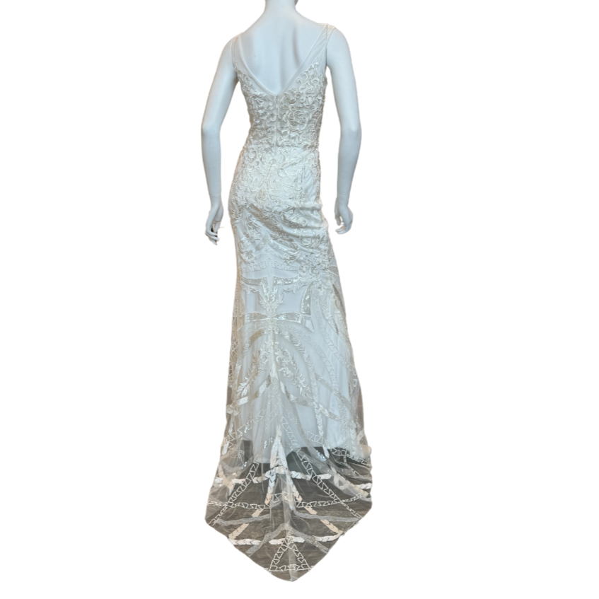 White Lace Fitted Gown w/Shawl