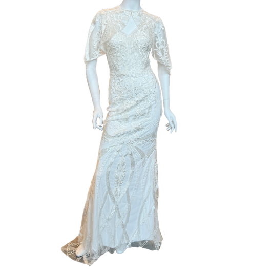White Lace Fitted Gown w/Shawl