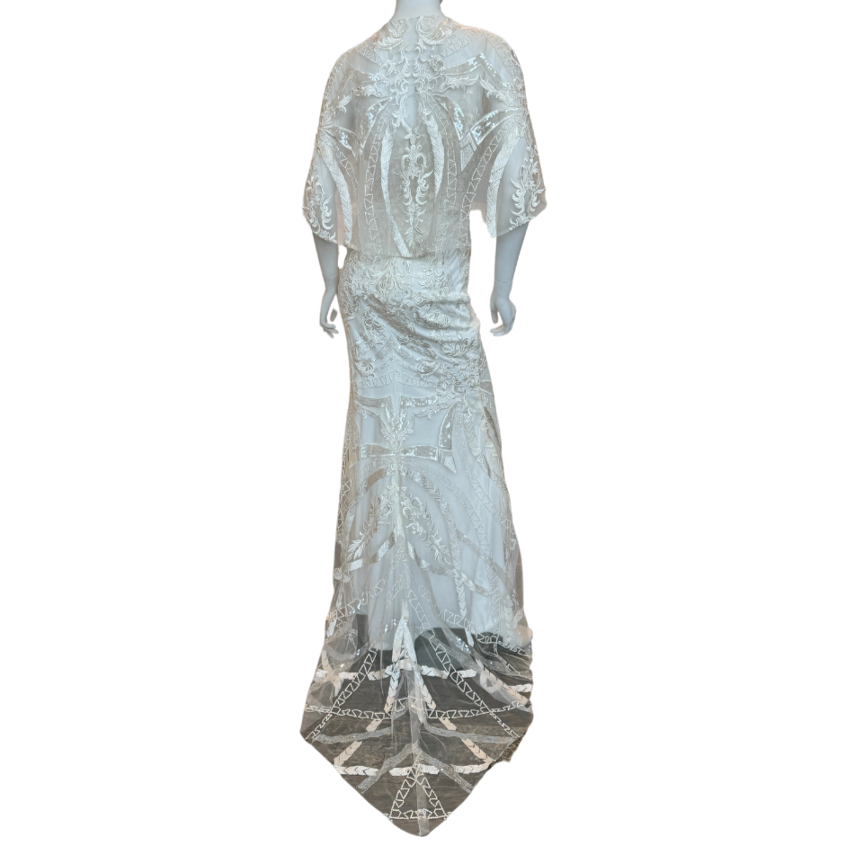 White Lace Fitted Gown w/Shawl