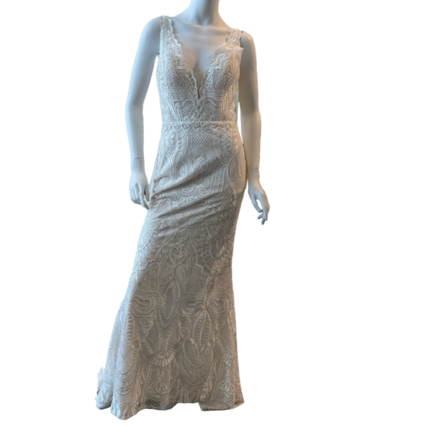 White Brocade Lace w/Sequins Fitted Gown