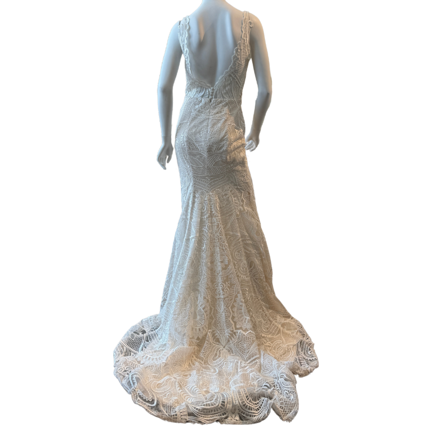 White Brocade Lace w/Sequins Fitted Gown